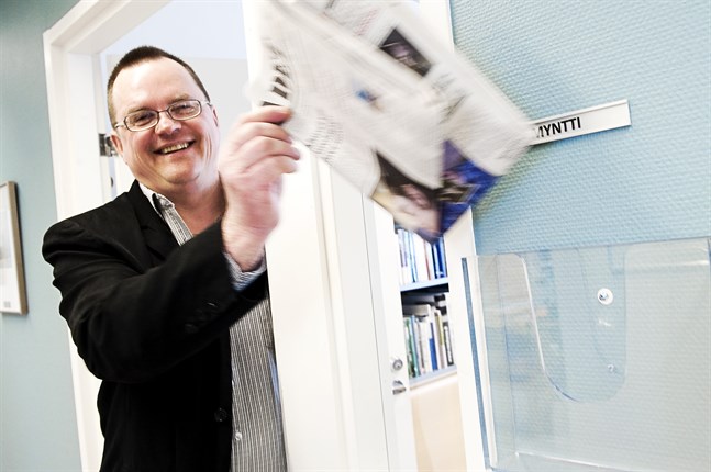 Kenneth Myntti, journalist på Österbottens tidning och Vasabladet, fick priset 2011. Myntti prisades "för hans oförvägna och analytiska sätt att belysa finlandssvenskarnas situation i ett alltmer utsatt Svenskfinland".