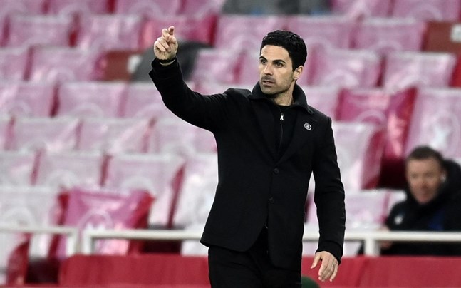 Mikel Arteta visar sitt stöd för den kritiserade ägarfamiljen.