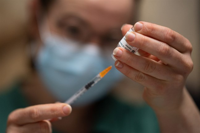 Mycket är fortfarande oklart beträffande den så kallade indiska coronavarianten, bland annat exakt hur bra vaccinerna skyddar mot den.