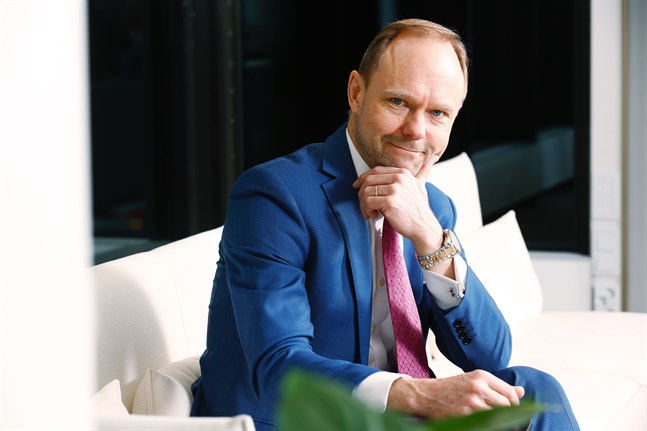 – Till all lycka har ingen av våra kunder haft problem med att amortera sina lån nu under pandemin, säger André Küüsvek, ny vd för Nordiska investeringsbanken.
