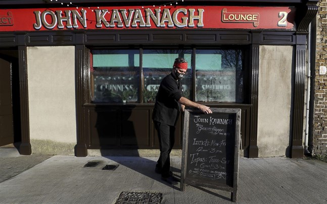 Pubar på Irland kan öppna i juni.