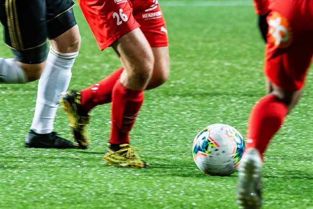 VAR-systemet hjälper domarna hålla koll på var bollen rör sig.