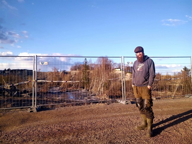 Kristoffer Fladby bor numera i pappa Tores hemort Ask i Gjerdrum kommun, som i december 2020 förvandlades till ett katastrofområde.
