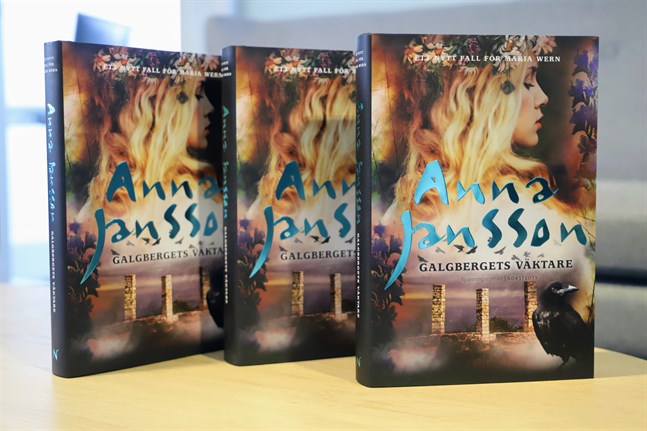 HSS Media tävlar ut tre exemplar av Anna Janssons "Galgbergets väktare". Ta chansen att vinna sommarläsning.