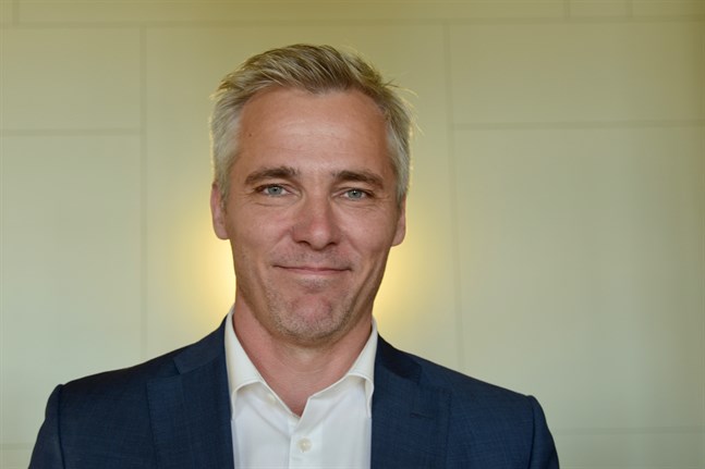 Anders Adlercreutz anser att Finland ska implementera gemensamma Europeiska regler för inresa.