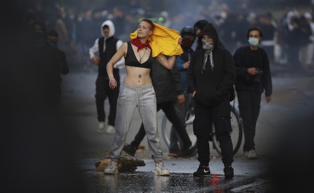 Deltagare vid festen i Bois de la Cambre i Bryssel på lördagen.