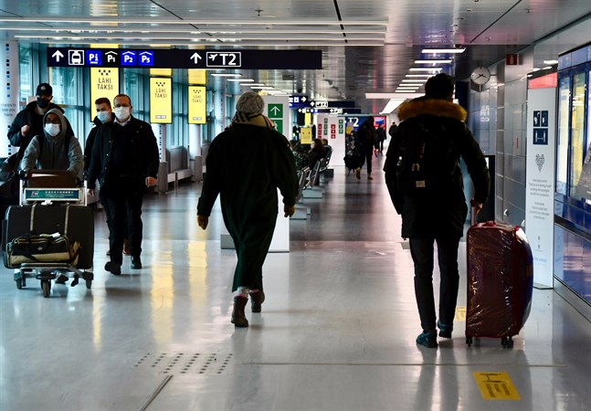 En klar majoritet av finländarna vill se strängare begränsningar för inresa till Finland.