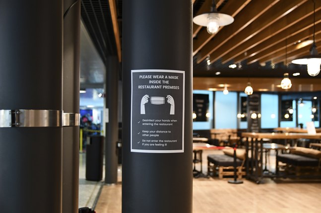 Om regeringens lagförslag får grönt ljus i riksdagens kan restauranger omfattas av coronabegränsningar ända till årets slut.