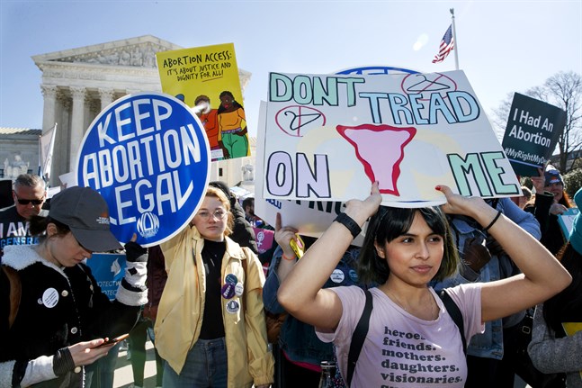 Abortfrågan väcker starka känslor i USA. Bilden är tagen vid en demonstration för rätten till abort i huvudstaden Washington DC i fjol.