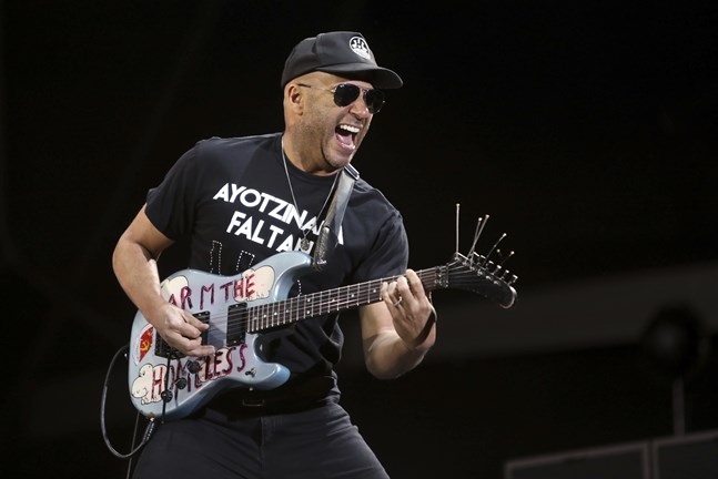 Tom Morello, gitarrist i bland annat Rage against the machine, är en av de musiker som skrivit under uppropet mot Spotify.
