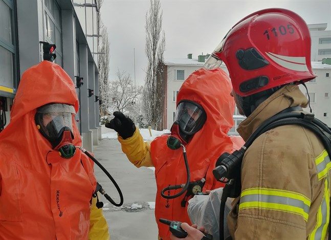 En iscensatt storolycka i stamhamnen i Karleby engagerar över 120 personer på onsdag, men endast 20 på plats.