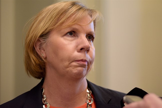 Justitieminister Anna-Maja Henrikssons (SFP) decennielånga kamp mot snabblånen fortsätter. Nu ska den tillfälliga sänkningen i snabblånens räntetak göras permanent. Arkivbild.