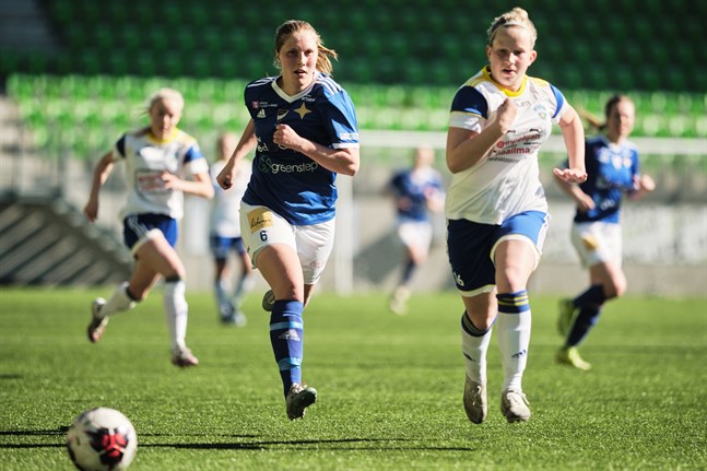 Adelina Ragnäs, här i hemmamatchen mot EBK 8 maj, nätade borta mot samma lag på söndagen.