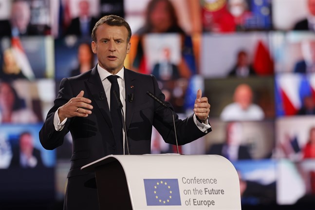 Frankrikes president Emmanuel Macron talar vid invigningen av EU:s stora framtidskonferens i Strasbourg.