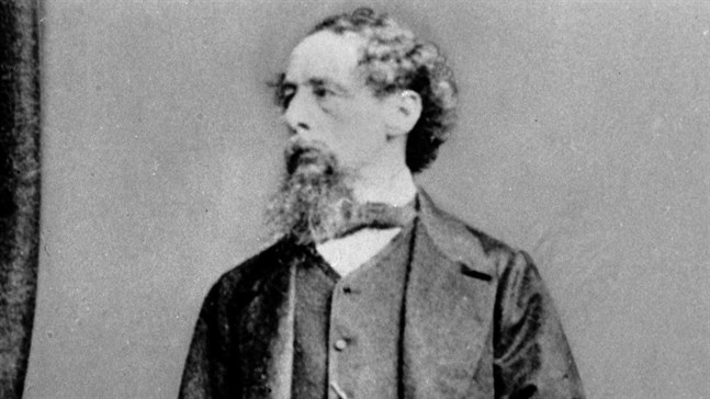 Den brittiske författaren Charles Dickens var mycket fäst vid sin frus syster Mary Hogarth som hastigt avled, 17 år gammal.