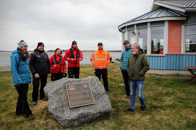 Eva Ramstedt, Johan Nydahl, Maria Stenbacka, Joakim Nygård, Daniel Forsman, Thomas Ramstedt och Ulf Stenlund är engagerade i företag eller föreningar i Molpe. Där finns Korsnäs världsarvssten och södra porten till världsarvet.