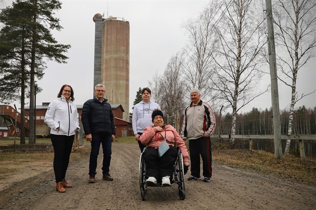 Camilla Moliis, Göran Östberg, Jonny Björkström, Stina Österbro och Robert Mamrelund hoppas att nya besökare hittar till gruvområdet i Korsnäs.