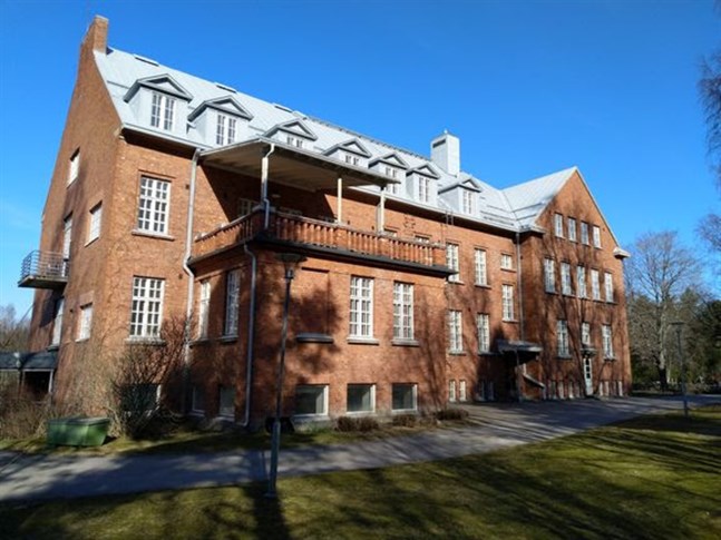 Bland annat kommer det här huset gå under klubban.