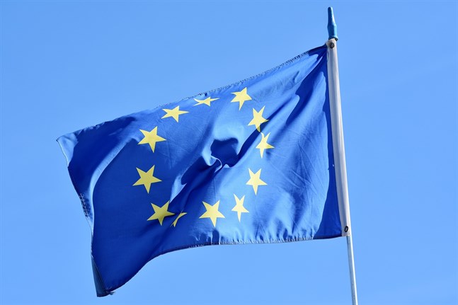 EU:s återhämtningspaket ska dämpa den ekonomiska smäll coronaepidemin orsakat. I dag klarnar det om riksdagen godkänner paketet.
