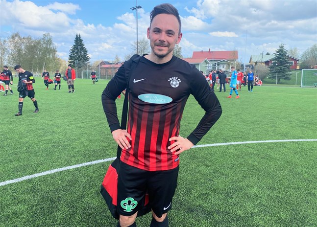 Sprintern Jonathan Åstrand har anslutit till division 5-laget Töjby FC.