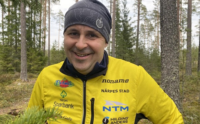 Nu väntar den stora orienteringsfesten, Jukola och Venla. Närpes OK:s ordförande Johan Hertsbacka antar att tidpunkten kan vara en orsak till att klubben deltar med färre lag än brukligt.