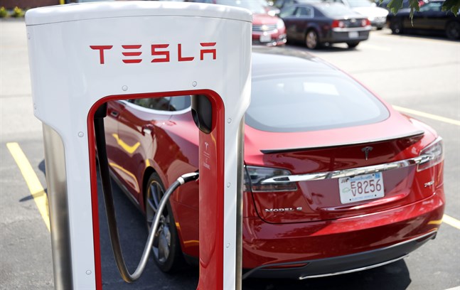 Norska Teslaägare får ersättning, sedan en uppdatering gjort att bilarna laddats långsammare.