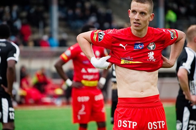 Krists Gulbis i samband med Jaros 1–1-match mot VPS den 23 maj 2021.