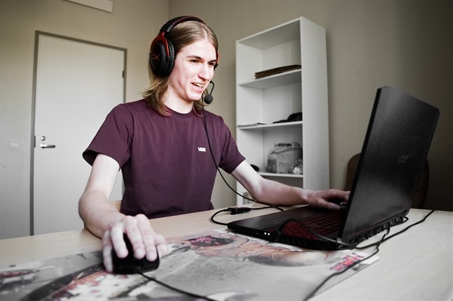 I spelsammanhang känns Jonatan Fors bäst igen under användarnamnet LordForce, som är inspirerat av hans efternamn.