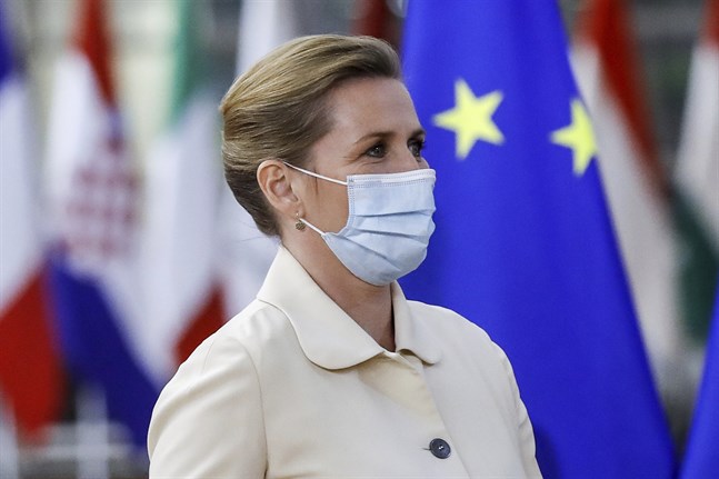 Danmarks statsminister Mette Frederiksen (S) på EU-toppmötet, som hon hoppas ska resultera i 100 miljoner vaccindoser till utvecklingsländer.