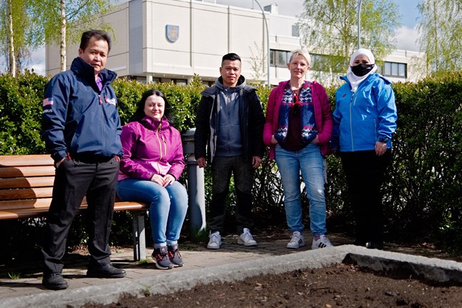 Jersey Huynh, Yuliia Kruhliak, An Tuan Phan, Unnur Bjarnadóttir och Rasha Rahmoun kandiderar alla i kommunalvalet. Alla är eniga om att det mångkulturella Nykarleby också ska synas i beslutsfattandet.