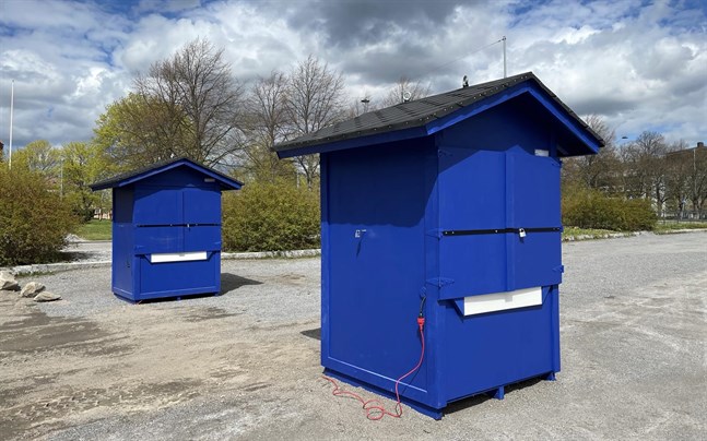 Inför förhandsröstningen har man placerat ut två mobila drive-in-valstugor på Kaserntorget i Vasa.