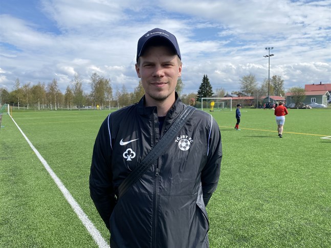 Joakim Kaas är ny tränare för Töjby FC. Han har en bred trupp att tillgå i årets fotbollsfemma.