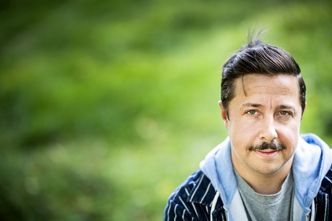Komikern och tv-profilen David Sundin ger nu ut en ny barnbok, denna gång om en bok som verkligen inte vill bli läst.