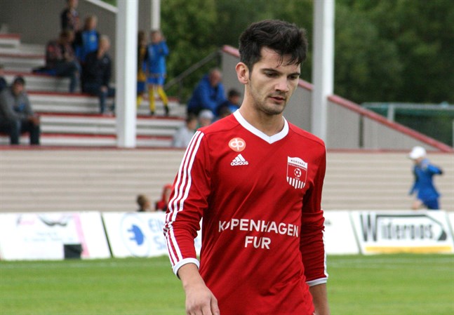 Belmin Besic avgjorde derbyt mot Kaskö IK då han gjorde tre mål för sitt Korsnäs FF.