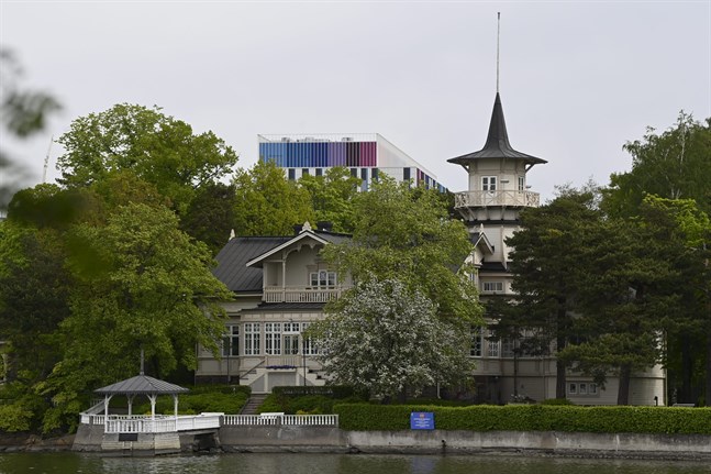 Statsrådets kansli utarbetar nu nya direktiv för de måltidsförmåner som gäller vid statsministerns tjänstebostad Villa Bjälbo i Helsingfors.