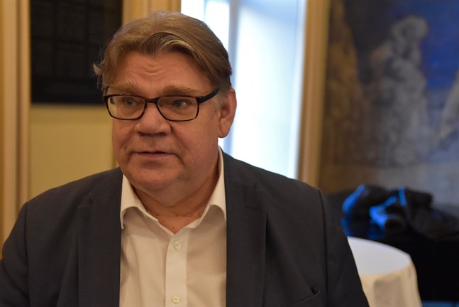 Timo Soini meddelade i början av mars att han efter 20 år nu kommer att lämna kommunalpolitiken. Arkivbild.