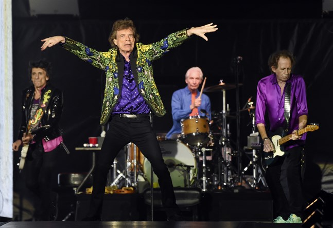 Rockarna i The Rolling Stones sätter press på sin regering för att få bättre villkor från strömningstjänsterna.