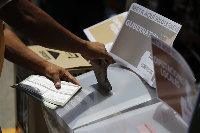 Över 90 politiker har dödats sedan valrörelsen i Mexiko inleddes i september.