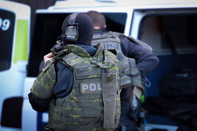Polisen genomförde på måndagen flera operationer i samband med de misstänkta narkotikabrotten.