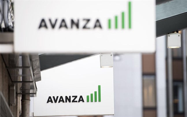 Nätbanken Avanza har delat personuppgifter med Facebook.