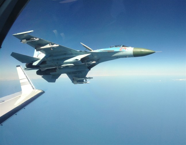 Rysk Su-27 fotograferad på nära håll från svenskt signalspaningsflygplan. Arkivbild.