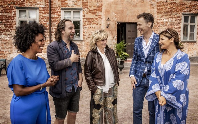 Marika Carlsson, Per Andersson, Grynet Molvig, David Lagercrantz och Carola Häggkvist är årets deltagare i "Stjärnorna på slottet".