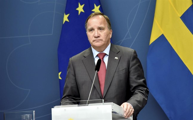 Pressträff med statsminister Stefan Löfven och Kommunals ordförande Tobias Baudin under fredagen.