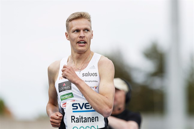 Topi Raitanen snubblade omkull i hinderloppet i lag-EM, men rullade smidigt runt och var snabbt på fötterna igen. På slutvarvet fanns det sedan ingen bland medtävlarna som kunde rubba finländaren.