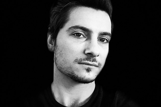Cemil Ög, alias Cemilog, brukar dj:a på Melody Nightclub i Jakobstad.