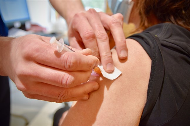 För tillfället vaccineras åldersgruppen enbart med Pfizer och Bitontechs vaccin.