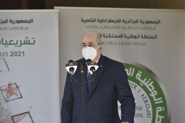 Algeriets president Abdelmadjid Tebboune (bilden) får möjlighet att utse en ny premiärminister efter att premiärminister Abdelaziz Djerad har avgått.
