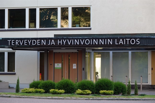 Institutet för hälsa och välfärd rekommenderar att man undviker onödiga resor till Ryssland.