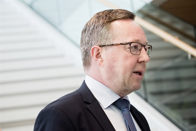 Arkivbild: Näringsminister Mika Lintilä talande bland annat om grön omställning i Karleby stadshus.