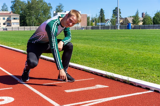 Snabbast i stan och etta på 100 meter genom tiderna i IF Drott. Alexander Björkgren sprintade raksträckan på 10,60 i Kuortane i lördags.